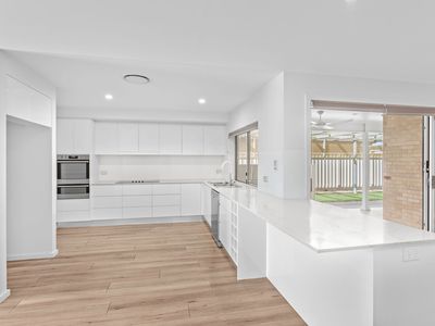 2B Fig Tree Court, Forster