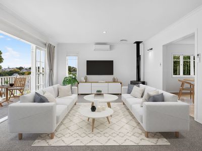 20 & 20A Brian Crescent, Stanmore Bay