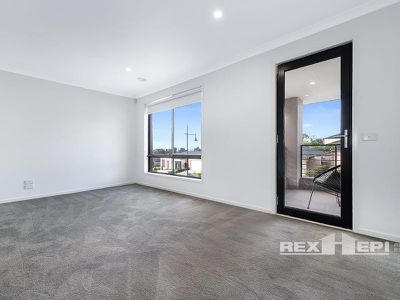 20 Retreat Avenue, Cranbourne North