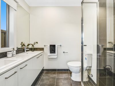 29 Grazing Way, Clyde North