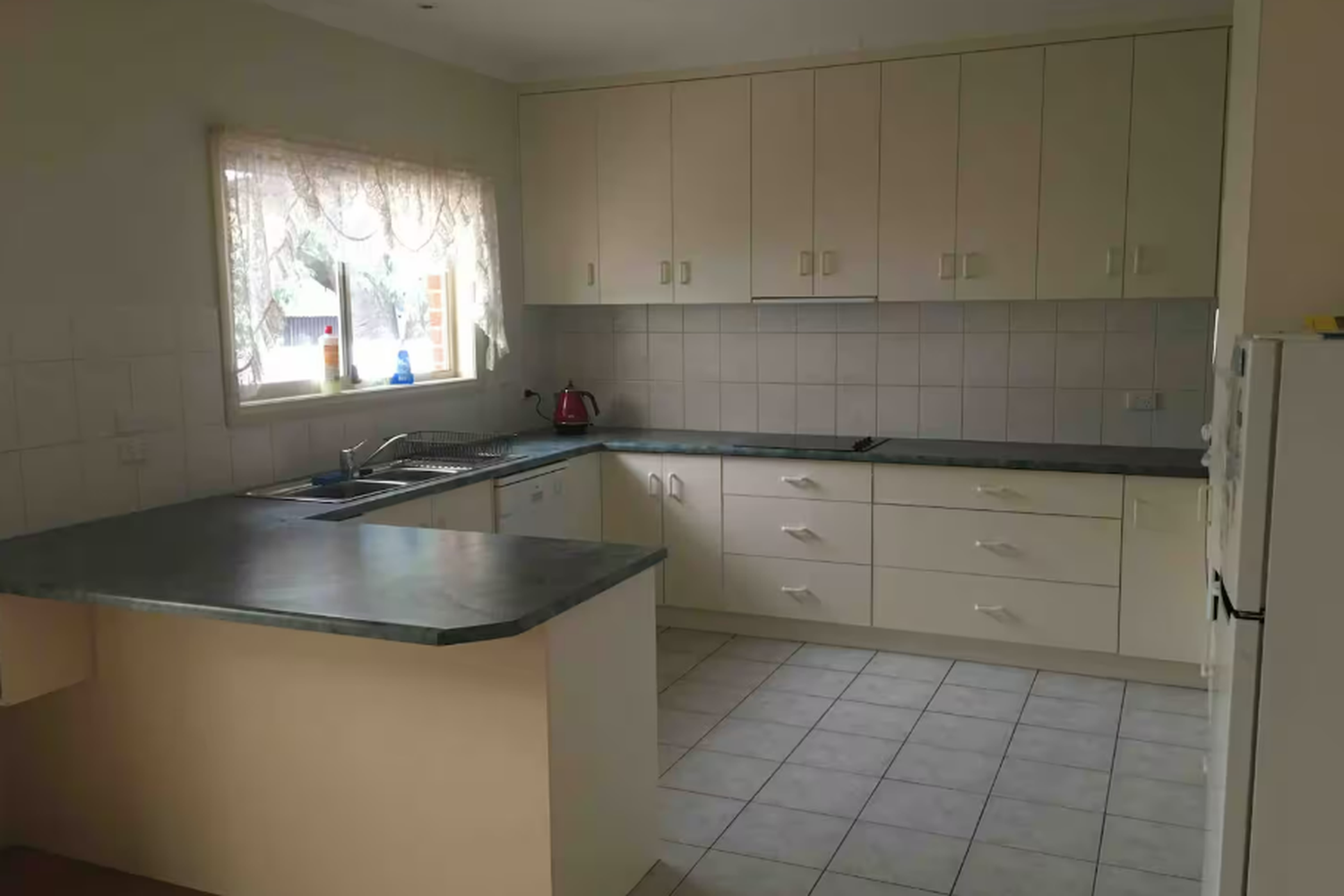 3 / 3 Rose Street, Horsham