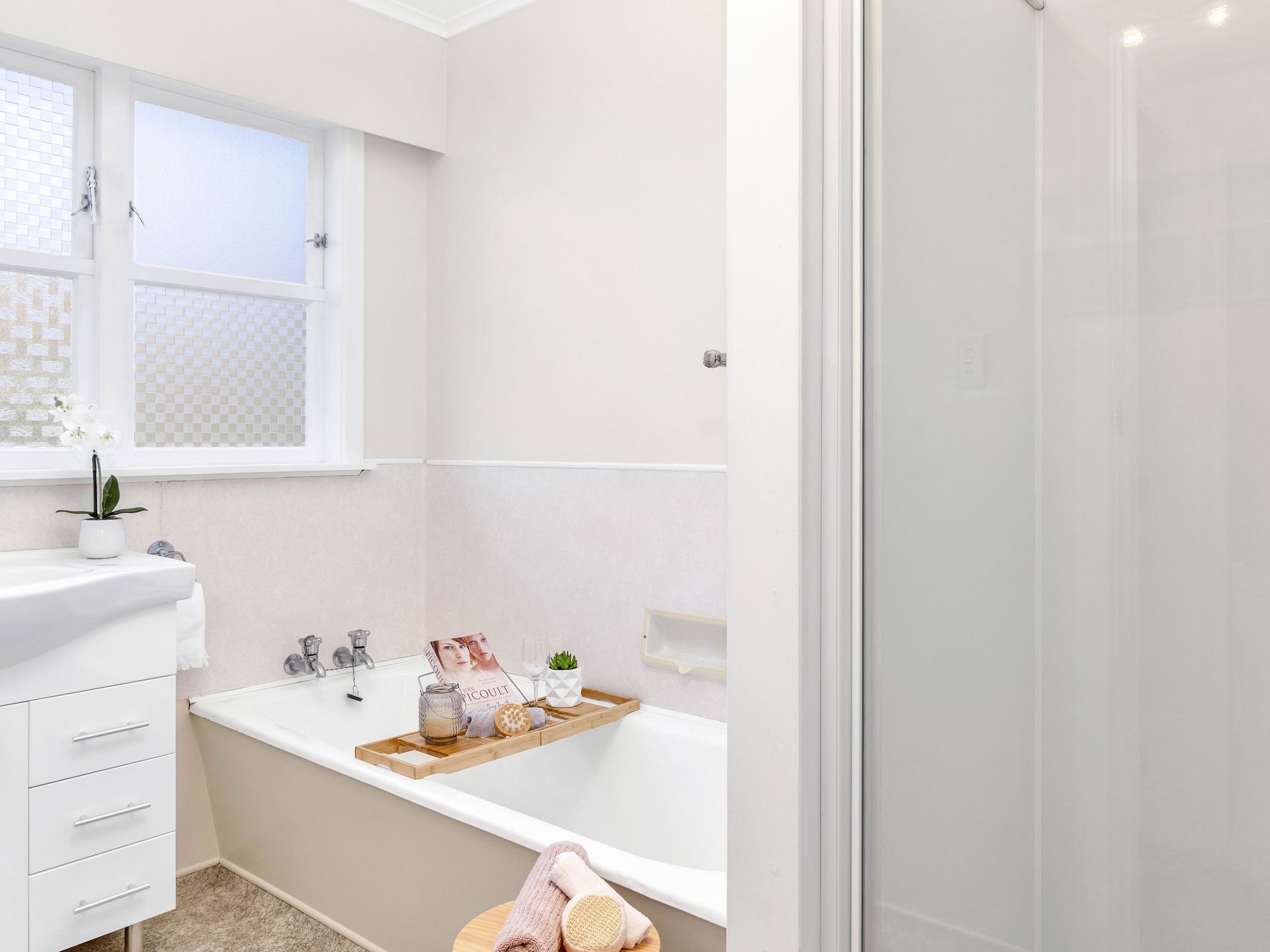33A Saint Edmund Crescent, Tawa
