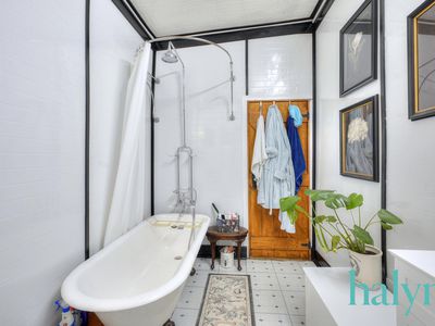 18 Myrtle Street, Perth