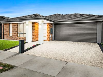 11 Kenmore Way, Clyde North