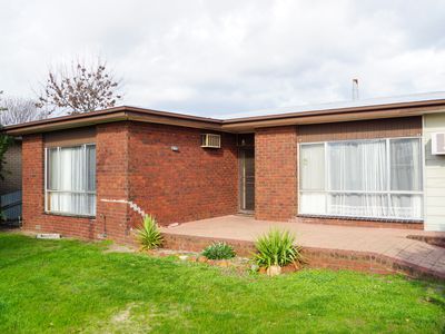 18 Howard Street, Horsham
