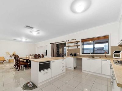 34 Mantello Drive, Werribee