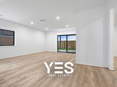 33 Bromeliad Street, Clyde North