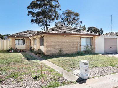 81 Loyola Road, Werribee