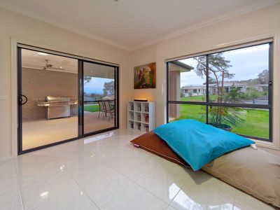 21 LAMBOURN DRIVE, Wodonga