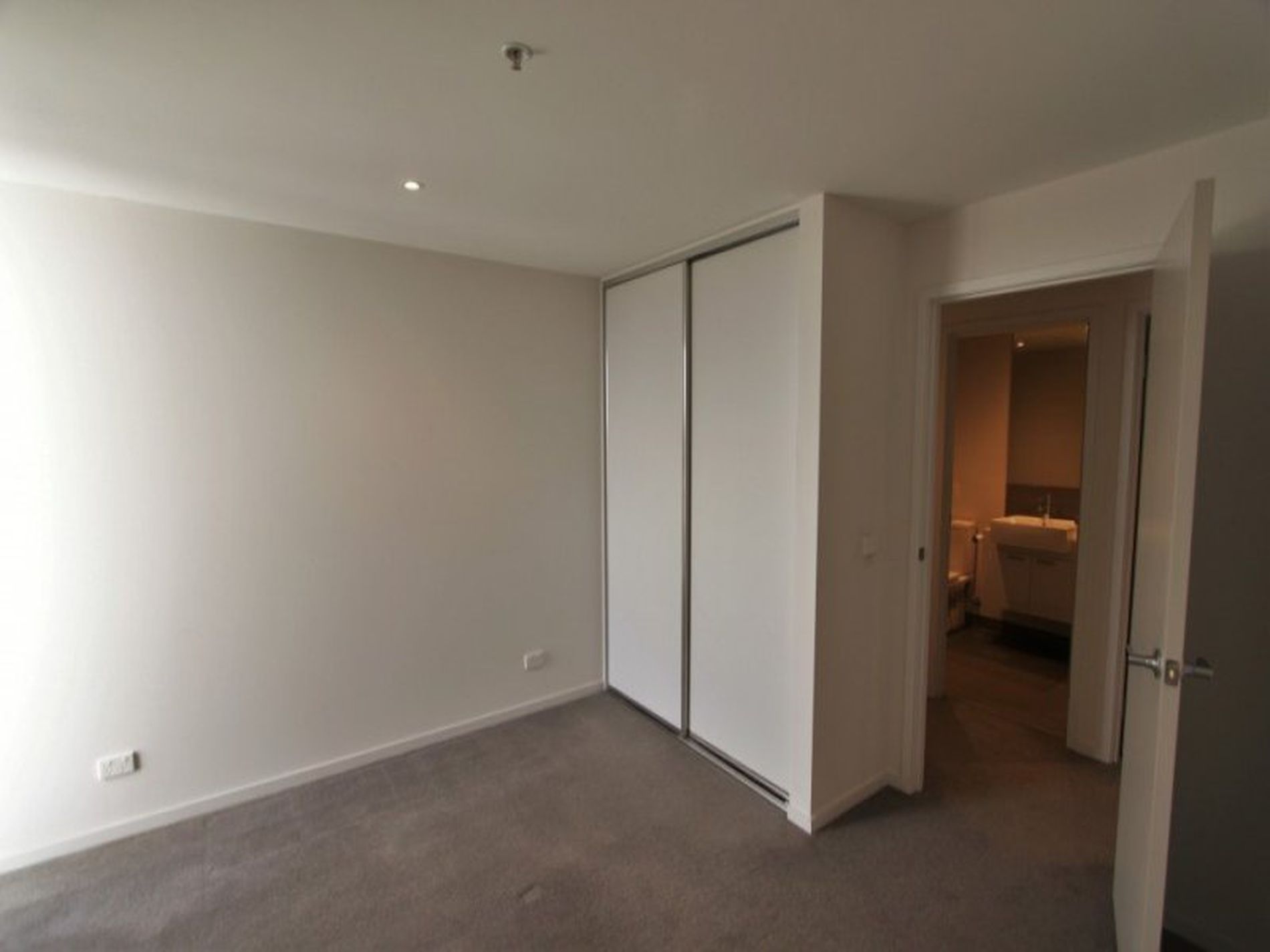 305 / 175 Kangaroo Road, Hughesdale