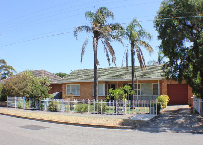 8 Swan Street, Brighton
