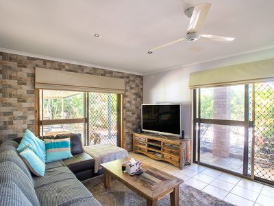 6 CARMEL COURT, Point Vernon