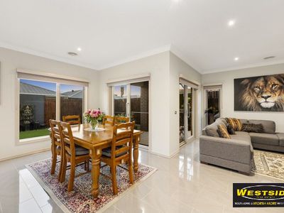 14 Aubisque Close, Fraser Rise