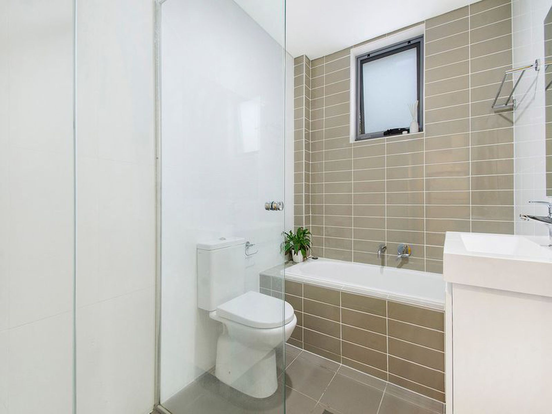 16 / 81-83 Kissing Point Road, Dundas