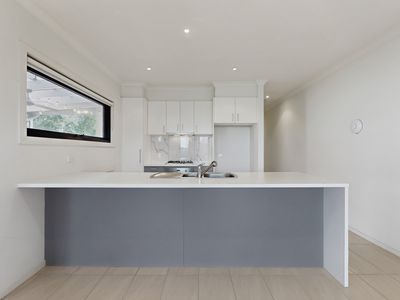 19 Flemington Rise, Officer
