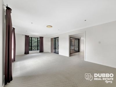 10 Holmwood Drive, Dubbo
