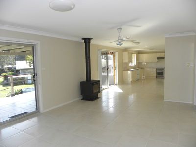 2 Lagoon Crescent, Sussex Inlet