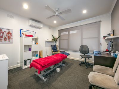 2 / 150-152 Coburns Road, Melton
