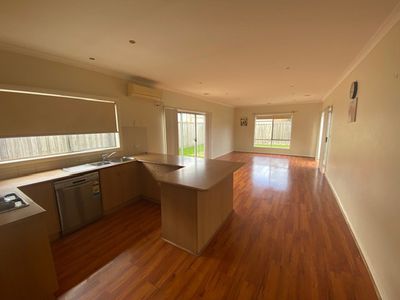 61 Fantail Crescent, Williams Landing