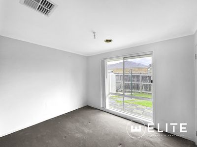 2 Greenfield Court, Cranbourne North