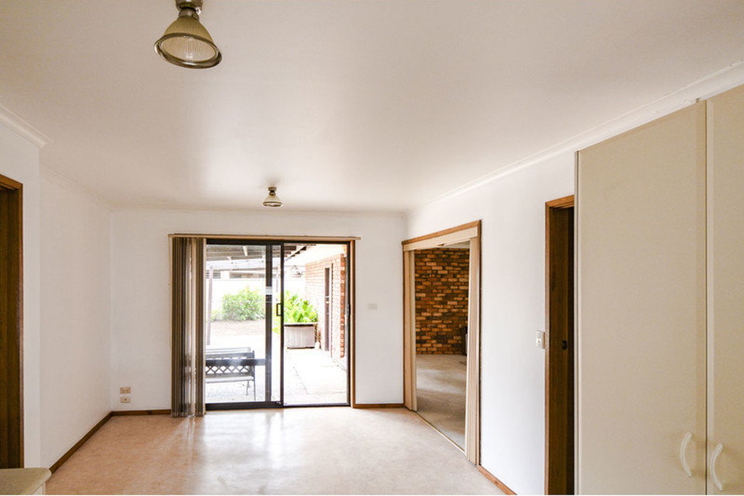 4 Oak Court, Horsham
