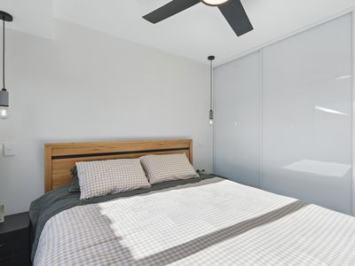 2 / 10 Curtain Court, Brighton