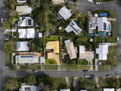 6 McNab Avenue, Tewantin