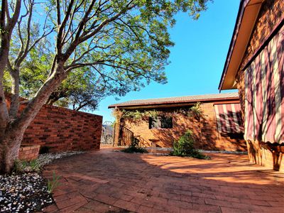 8 Catchpole Close, Dubbo