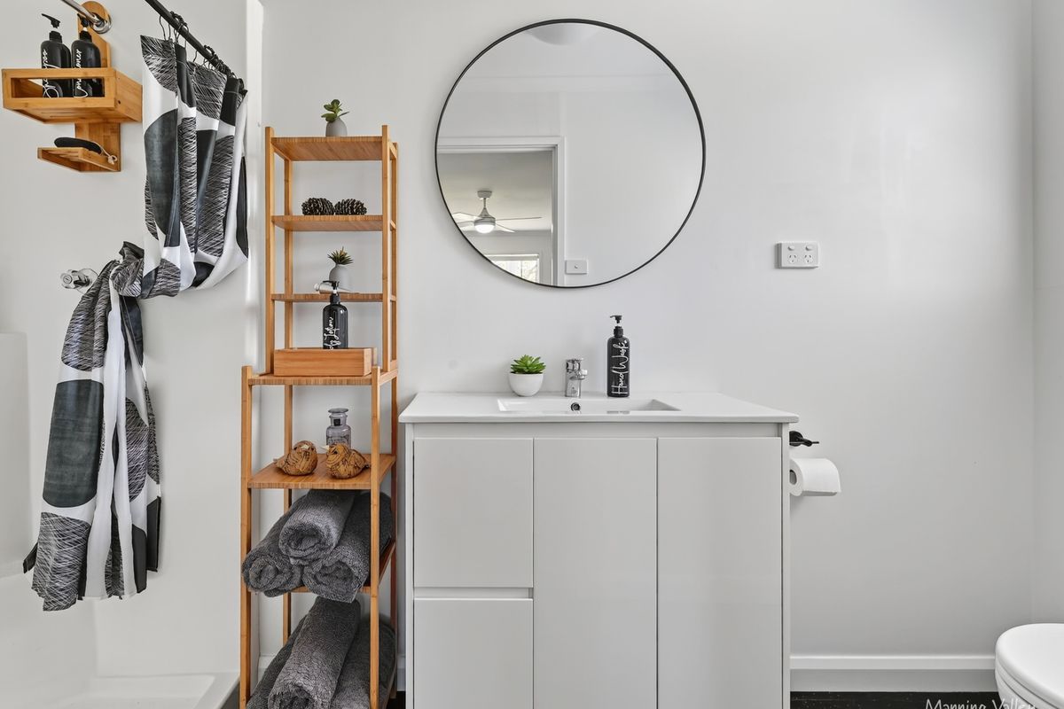 322 Hubbards Road North, Topi Topi