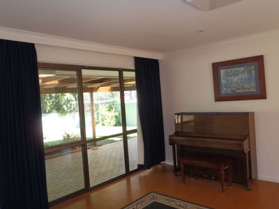 7 Barracks Close, Dubbo