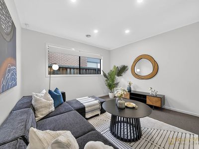 14 Pepita Crescent, Manor Lakes