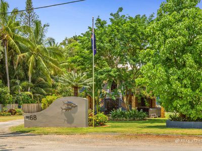 68 Coolwaters Esplanade, Kinka Beach