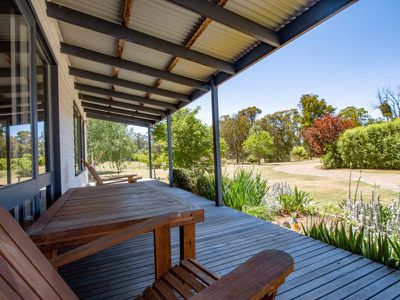 1128 Tabletop Road, Tolmie
