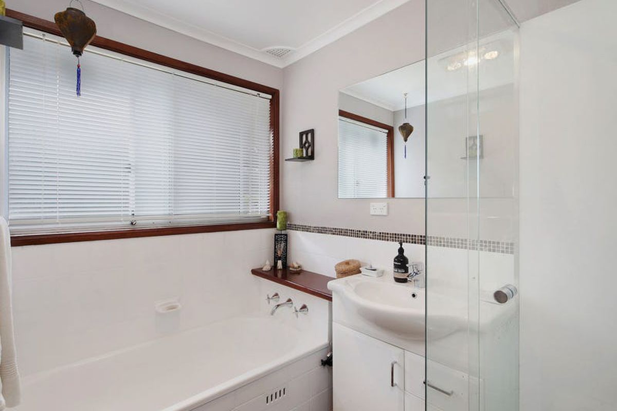 10 Camden Close, Point Clare