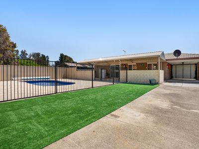 6 Breaden Drive, Cooloongup