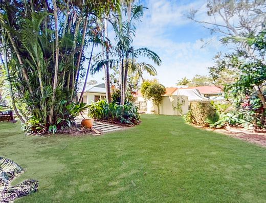 3 Bedroom home with established garden and solar power image 12