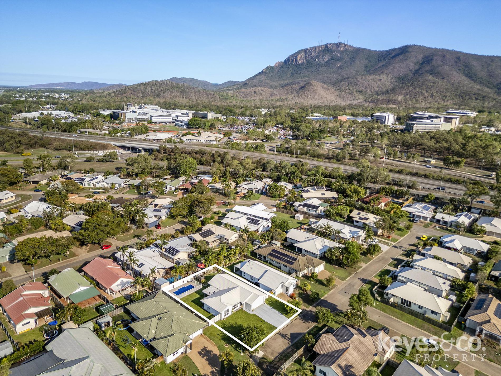 5 La Trobe Close, Douglas