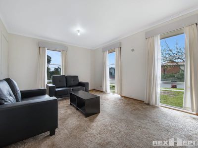 16 Village Drive, Hampton Park