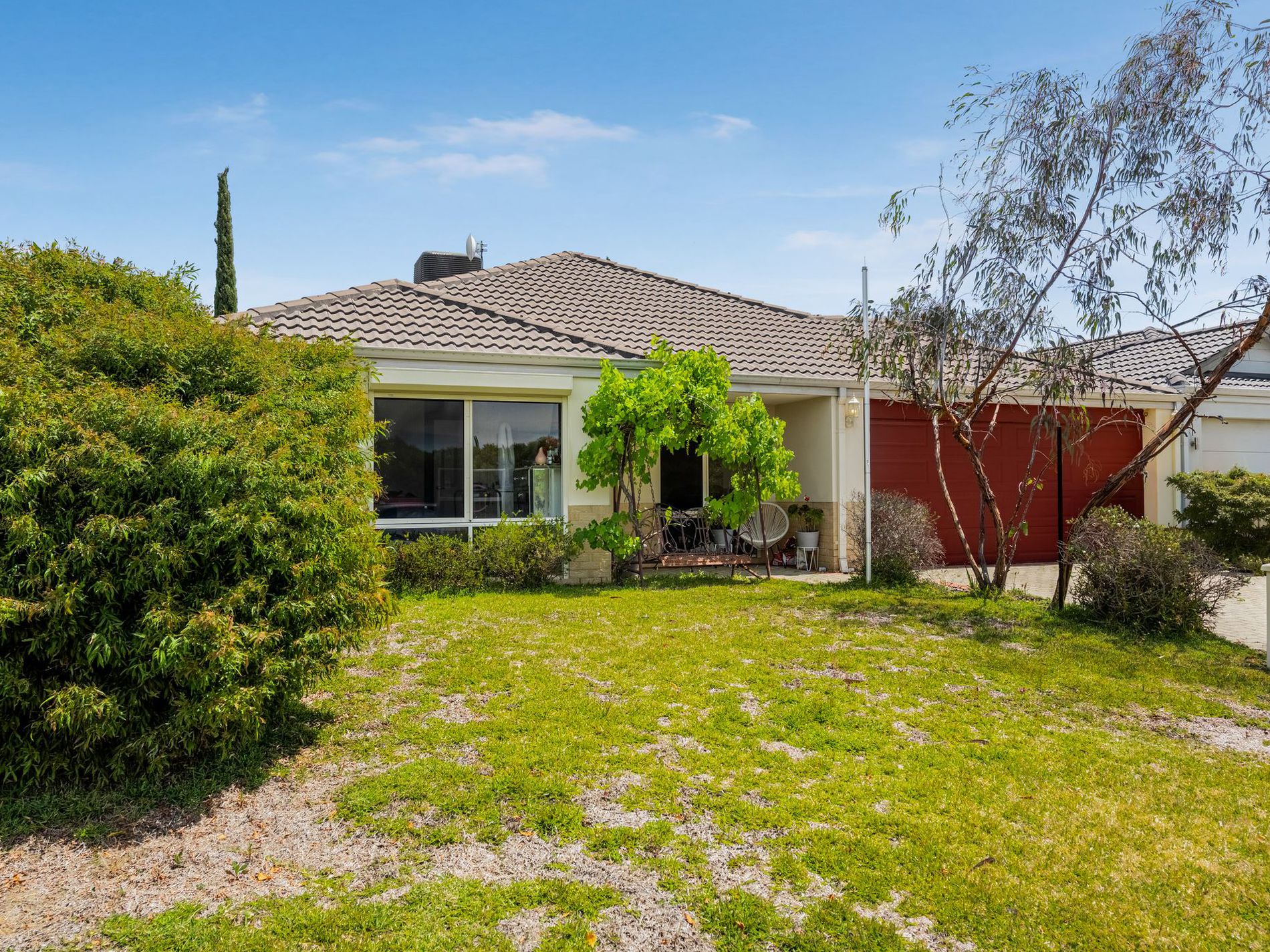 37 Millot Vista, Caversham