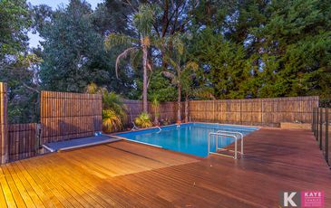 10 Corringham Road, Beaconsfield Upper