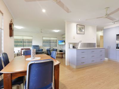 2 Dahlia Close, Mooroobool