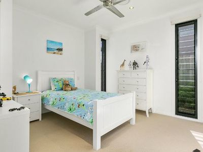 8 Lakeside Drive, Peregian Springs