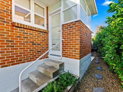 2/2 Seaview Road, Milford
