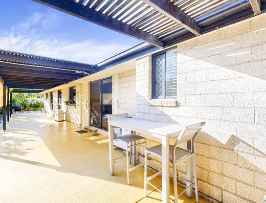 Spacious Home Offering Privacy, Pool & Side Access image 23