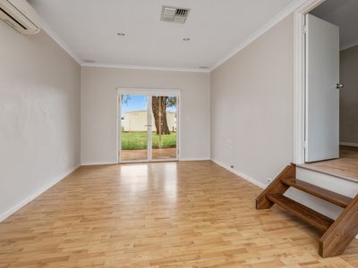 41 Eureka Street, Hannans