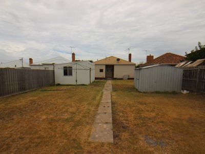 14 Clonard Avenue, Geelong West