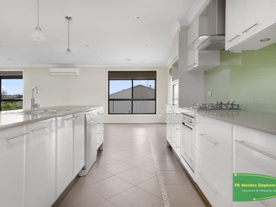 9 Piggott Place, Blayney
