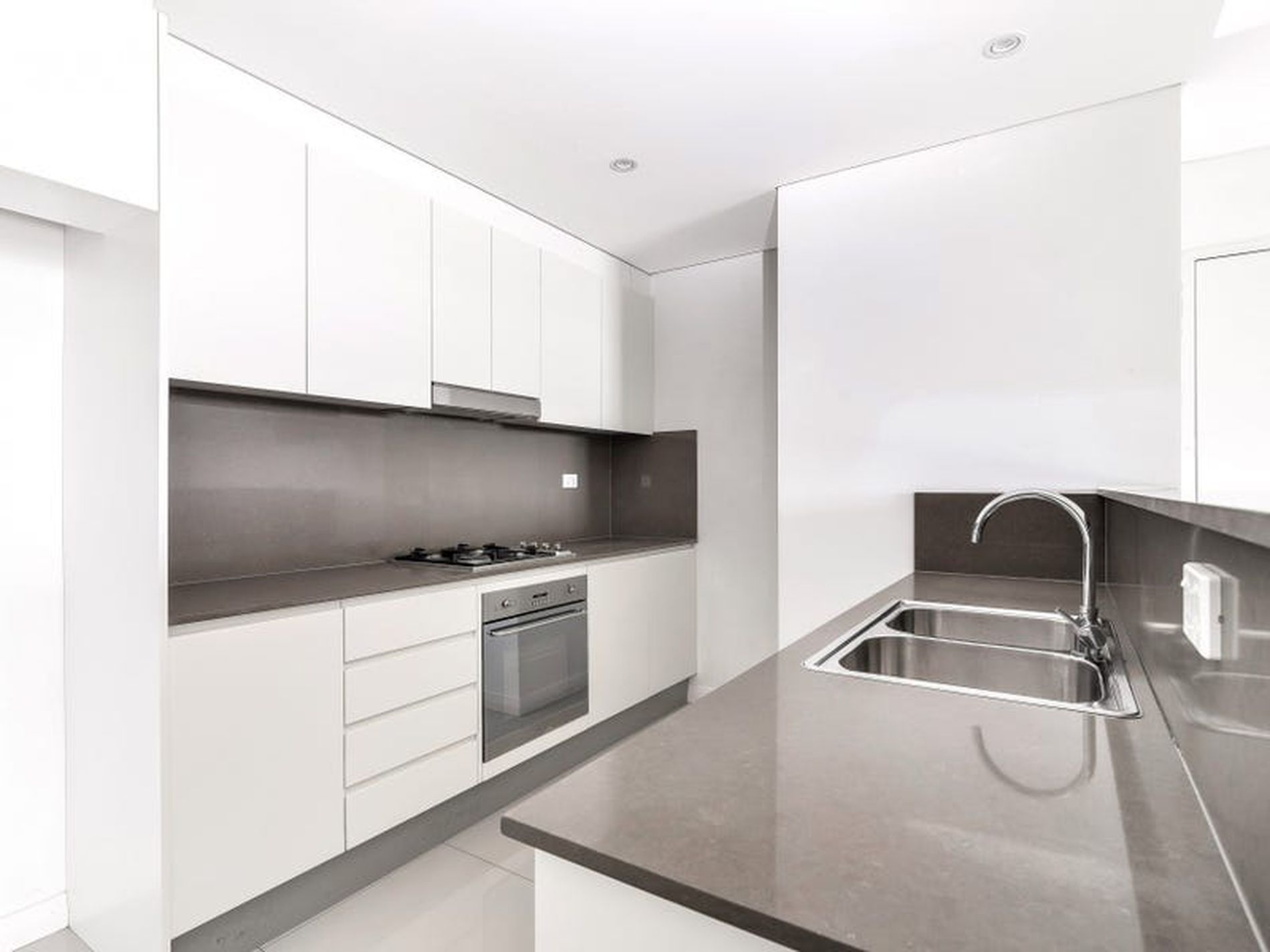603 / 1 Church Avenue, Mascot