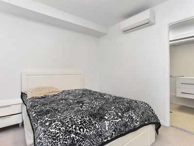 30602 / 300 Old Cleveland Road, Coorparoo