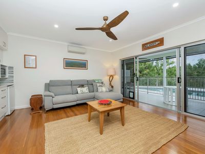 1 Seaview Court, Castle Hill